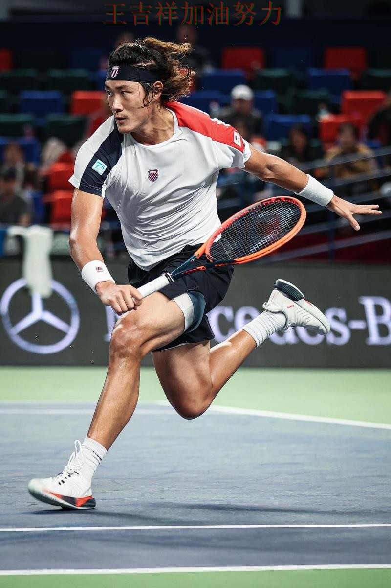 张之臻在德甲中复出首战表现抢眼 为下一场比赛埋下伏笔 张之臻在德甲中复出首战表现抢眼 为下一场比赛埋下伏笔